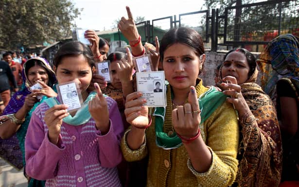 Un indian și-a tăiat degetul de nervi că a votat partidul greșit