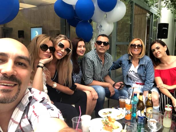 Ca în fiecare an, Haluk Kurcer, Preşedinte şi Executive Board Member al Kanal D România, și-a aniversat ziua de naștere, iar toate vedetele postului au fost invitate. Cum Bianca și Victor fac parte din ”marea familie”, nu puteau lipsi de la petrecere.