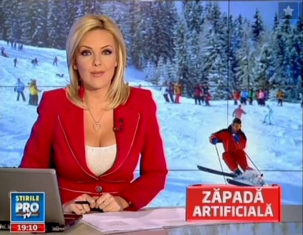 Imaginile momentului în România! Oana Andoni, cu sânii la vedere, la pupitrul Ştirilor Pro TV! S-a văzut TOT