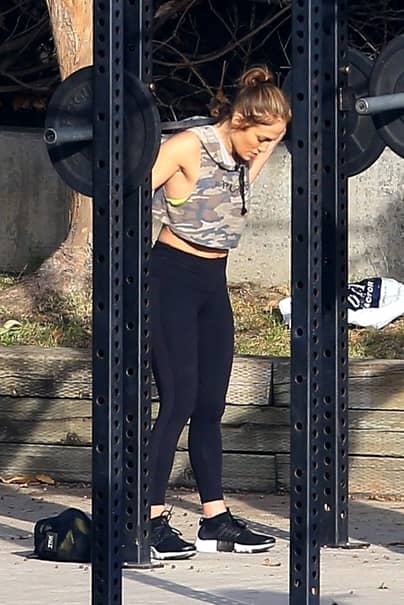 Imaginile începutului de 2018! Jennifer Lopez, transparentă şi mulată! S-a văzut tot, tot, tot!