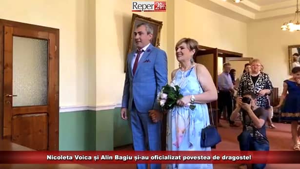 La câteva ore după ce Alina Stanciu a publicat un mesaj extrem de dur și dovezile că Alin Bagiu îi făcea avansuri, bărbatul a postat o imagine în care apar el și Nicoleta Voica, ținându-se în brațe.