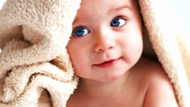 Părinții unui bebeluș au observat că ochii acestuia luceau într-un mod ciudat. Ce le-a spus medicii după efectuarea analizelor