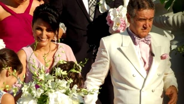 Luminiţa, soția lui Gigi Becali, ţinută elegantă la ceremonia în care Mihai Mincu i-a cerut mâna Teodorei. FOTO