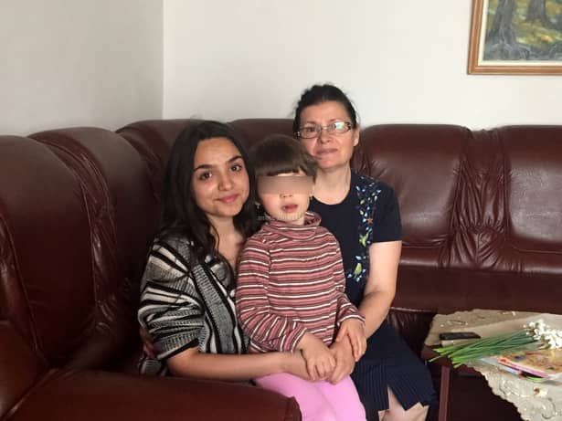 Doi soţi din Iaşi au adoptat 7 copii de etnie romă! Când au ajuns acasă, au aflat că una dintre fete este un… GENIU!