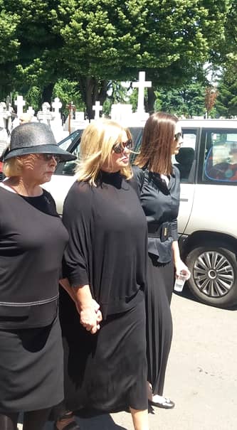 Andreea Berecleanu i-a fost alături Cristinei Țopescu pe toată durata înmormântării