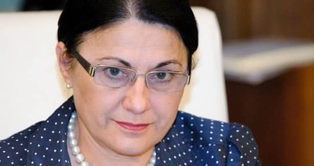 Ecaterina Andronescu a reacționat după protestul de la Simularea Evaluării Naționale! Ce spune ministrul Educației