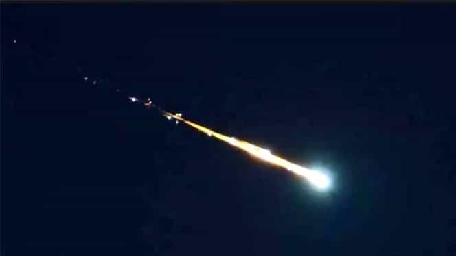 Imagini spectaculoase cu un meteorit care loveşte pământul! A provocat un cutremur!