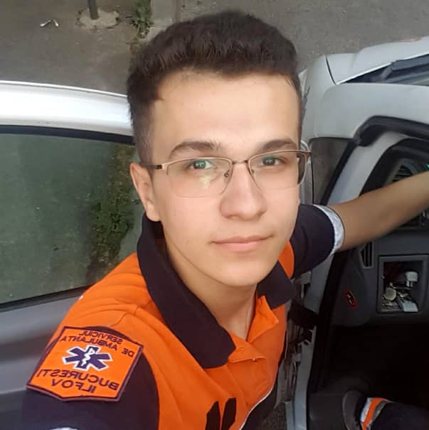 Mihai Moldoveanu, eroul de la Costin Georgian. Povestea tânărului de 17 ani care a salvat un băiat de la suicid, la metrou