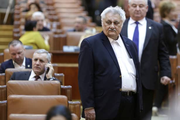 Nicolae Bacalbașa s-a strâmbat în Parlament, în timpul discursului unui liberal. VIDEO viral