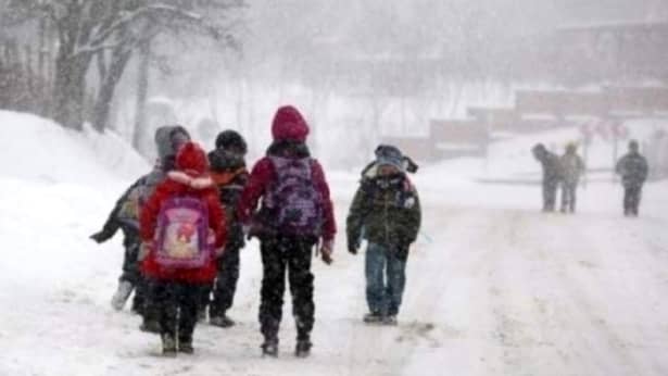 Școlile se închid în toată țara din cauza gripei! Vineri elevii vor sta acasă!