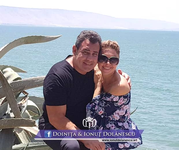 Ionuț Dolănescu a plecat în vacanță! Sărut pasional sub ”Poarta Sărutului” din Israel