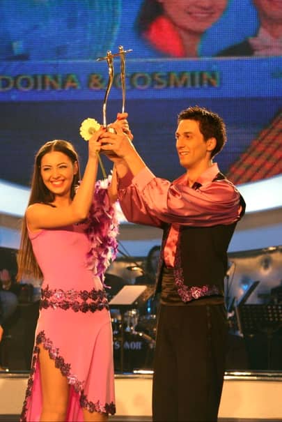 În 2007, Doina Ocu câştiga „Dansez” pentru fetiţa ei de 4 ani, care suferea de autism infantil! Cum arată Doina şi Iris acum, la adolescenţă