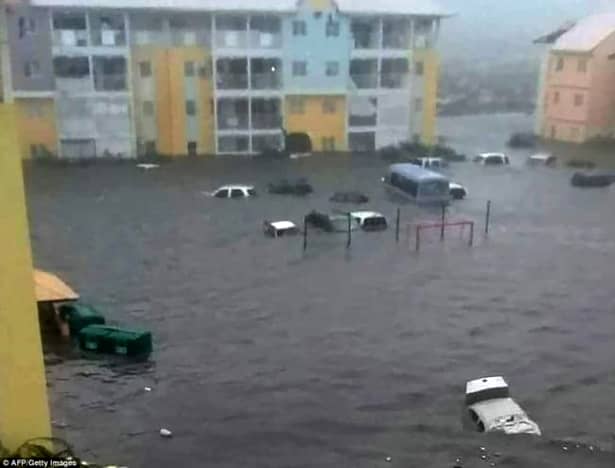 VIDEO | Uraganul Irma a şters de pe faţa Pământului o insulă! „Vedeam maşini cum zboară peste noi” GALERIE FOTO