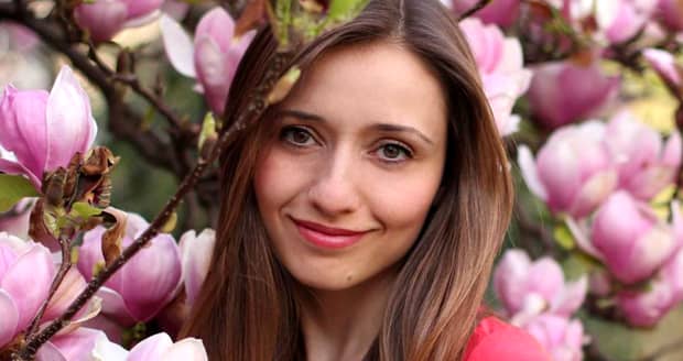 Cel mai cunoscut IT-ist român este…o fata sexy! Tînăra de 28 de ani a devenit profesor la Universitatea Berkeley California!