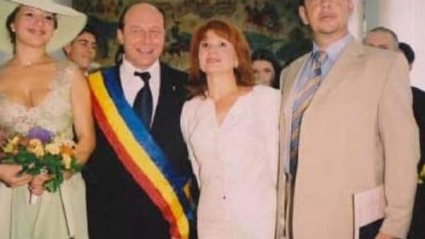 Cum a ajuns să arate Ioana Băsescu, după ce s-a retras din viața publică! E de nerecunoscut