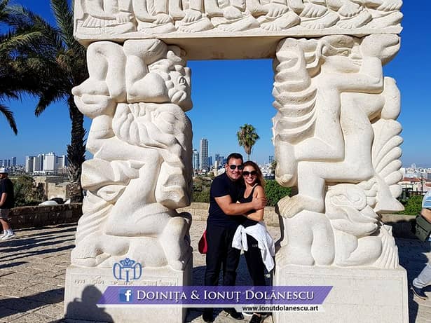 Ionuț Dolănescu a plecat în vacanță! Sărut pasional sub ”Poarta Sărutului” din Israel
