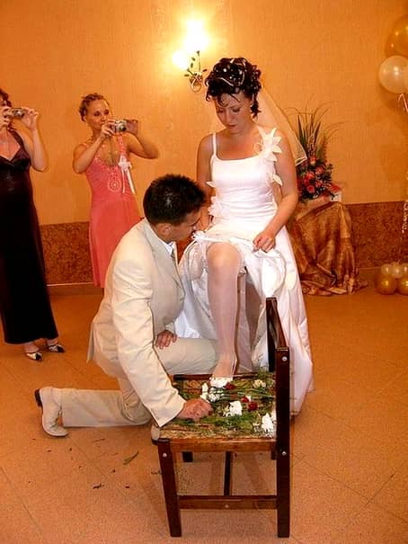 A vrut să facă o poză specială pentru soţ în ziua nunţii, dar a regretat amarnic! Toate pozele au ajuns pe net! Ce s-a văzut…
