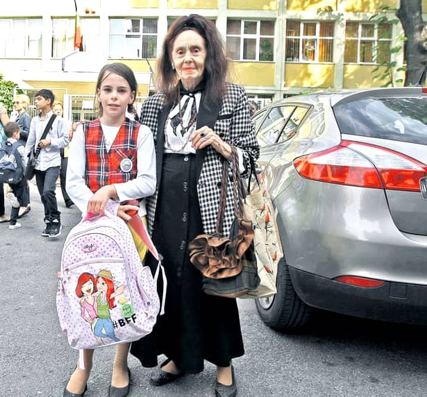 Fiica Adrianei Iliescu a susținut prima probă a examenului de evaluare națională! ”Baricadată” în școală!