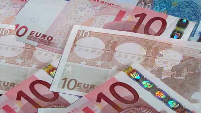 CURS BNR. Euro stagnează la 4,5220 lei