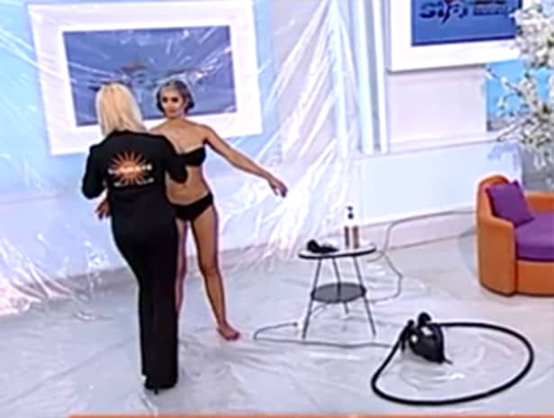 Raluca Dumitru, în costum de baie, în direct la TV! Asistenta a încins spiritele