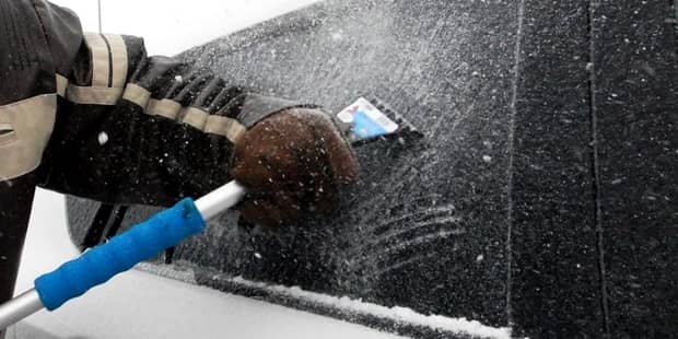Ce este ploaia înghețată, fenomenul meteorologic care i-a luat prin surprindere pe români