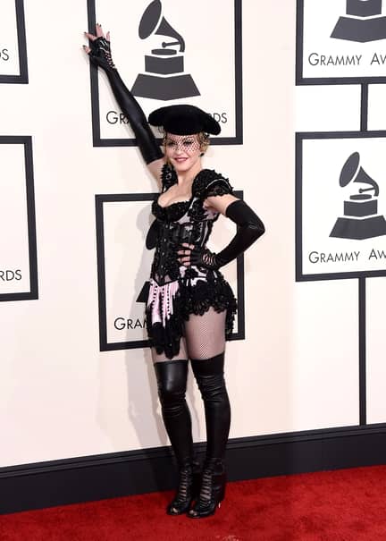 Madonna surprinsă în IPOSTAZE INDECENTE. A uimit publicul