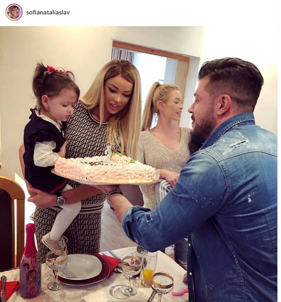 Bianca Drăgușanu și Victor Slav au serbat împreună ziua de naștere a micuței Sofia Natalia