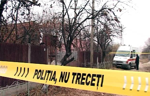Bărbat găsit mort după luni de zile, într-un beci din Suceava!