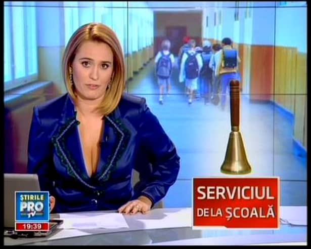 Andreea Esca, cu un decolteu „buclucaş” la pupitrul Ştirilor Pro TV! GALERIE FOTO| Imaginile pe care le aşteptau toţi românii!