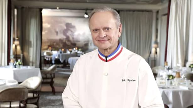 Adesea considerat unul dintre cei mai mari bucătari ai planetei alături de Paul Bocuse, Robuchon a fost distins cu cele mai importante premii din istoria artei culinare, alături de cei mai mari specialişti din acest domeniu precum Alain Ducasse, Marc Veyrat şi Eugénie Brazier