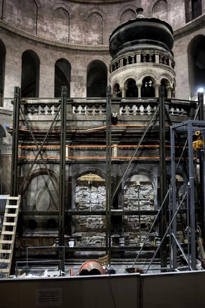 Sfântul Mormânt al lui Iisus Hristos a fost restaurat cu peste 3 milioane de euro. Primele imagini după lucrările care au durat nouă luni. GALERIE FOTO