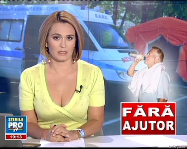 Andreea Esca, cu un decolteu „buclucaş” la pupitrul Ştirilor Pro TV! GALERIE FOTO| Imaginile pe care le aşteptau toţi românii!