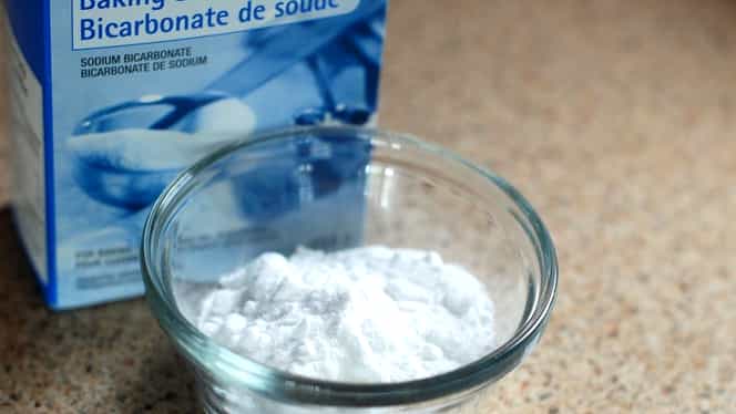 Bicarbonatul de sodiu, cea mai ieftină soluţie de curăţenie în casă! Cu ce trebuie combinat
