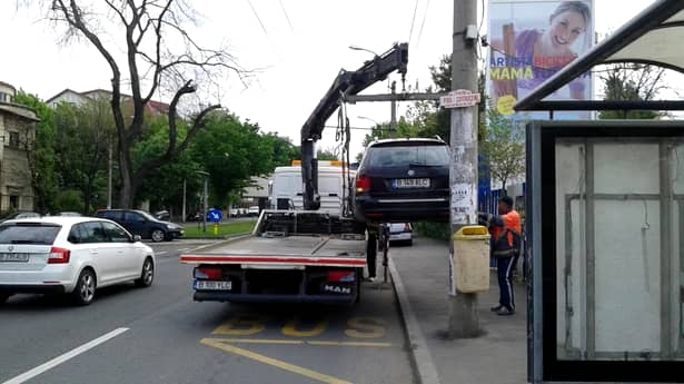 Mașini ridicate de primărie, în București! Cât costă să recuperezi autoturismul