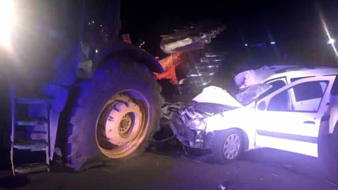Accident grav între un tractor şi o maşină. O persoană a murit