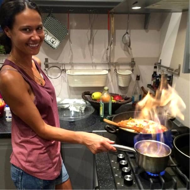 GALERIE FOTO. Cum arată „casnica de la MasterChef” la trei luni după ce şi-a ars faţa în bucătărie