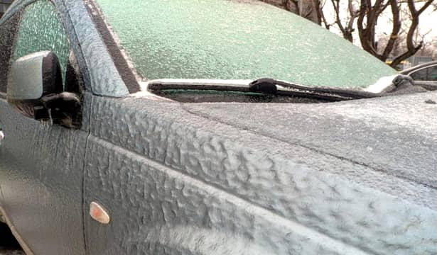10 poze virale după ploaia cu gheață din București