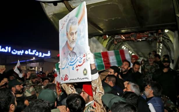 Trupul neînsuflețit al generalului Qassem Soleimani a ajuns în Iran! Omagiu
