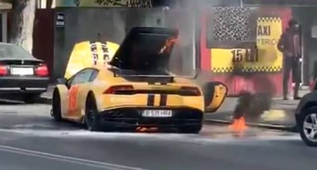 Lamborghini în flăcări, în Capitală! Cine se afla la volanul mașinii VIDEO
