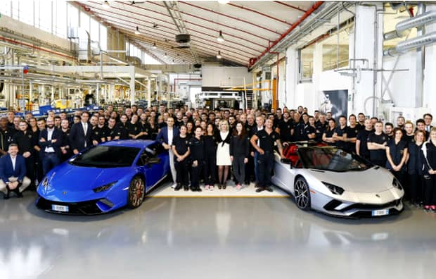 GALERIE FOTO. Sărbătoare la uzinele Lamborghini! Italienii au produs 7000 de modele Aventador şi 9000 de Huracan