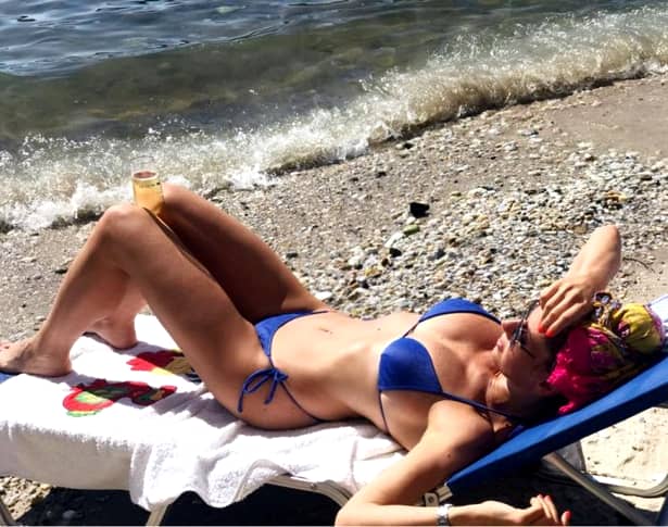Imagini incendiare! De când e mămică, Andreei Bănică i-au „explodat” sânii! Fotografiile de la plajă sunt fierbinţi! Se vede TOT!