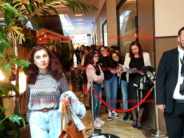 S-a deschis primul magazin Victoria’s Secret din România, în Băneasa. Coadă de 1000 de femei, în prima zi. FOTO şi VIDEO