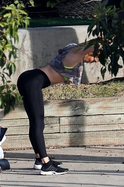 Imaginile începutului de 2018! Jennifer Lopez, transparentă şi mulată! S-a văzut tot, tot, tot!