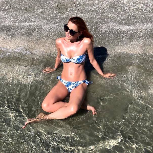 Elena Gheorghe, o mămică sexy! S-a recuperat remarcabil după cele două sarcini!