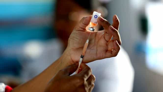 Primul voluntar injectat cu vaccinul pentru coronavirus: „Întotdeauna este și partea aceea necunoscută”