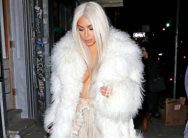 FOTO. Kim Kardashian, din nou blondă pentru lansarea noii colecţii semnată Kanye West, Yeezy 3