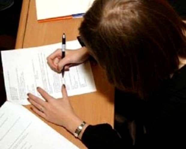 Scrisoarea teribilă a unei profesoare dintr-un liceu din Ploieşti către Ministerul Educaţiei! “M-a înjunghiat!”