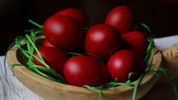De ce nu este bine să mănânci ouă roșii în seara de Înviere?
