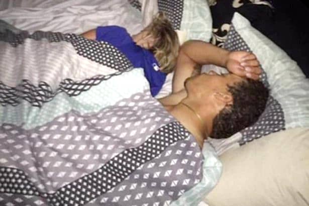 Reacţia total neasteptată a unui bărbat care îşi găseste iubita în pat cu altul. Povestea, un viral pe Facebook