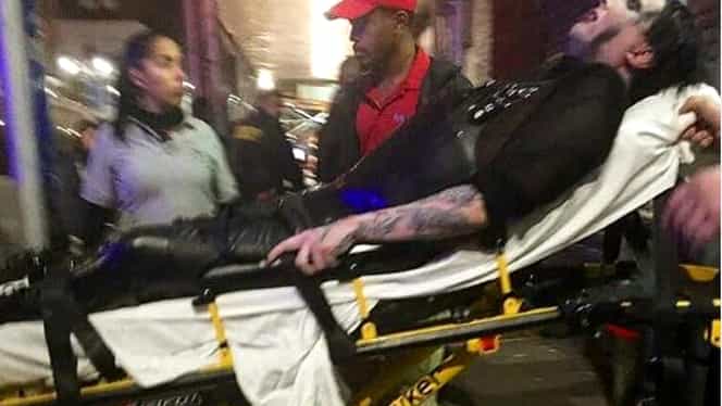 VIDEO. Marilyn Manson, accidentat grav în timpul unui concert! Decorul a căzut pe el şi a fost transportat de urgenţă la spital